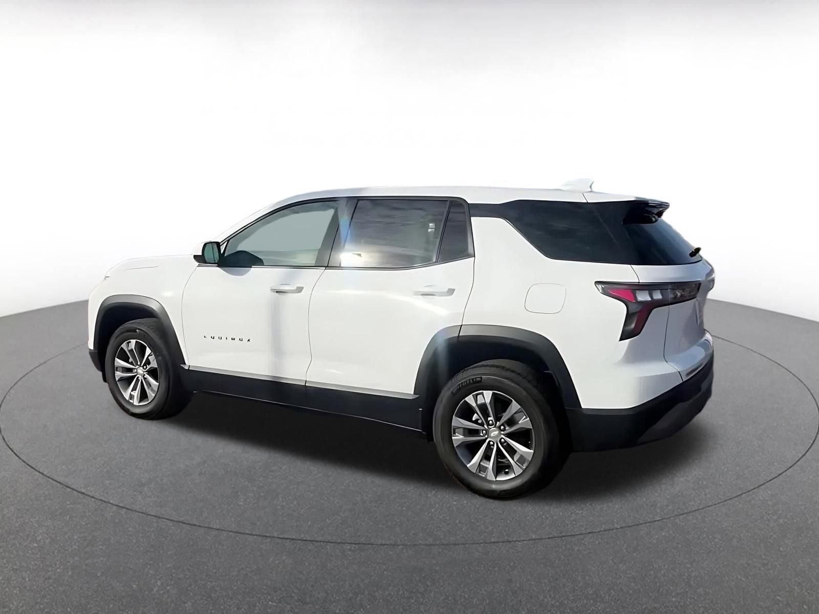 Used 2025 Chevrolet Equinox LT image 10