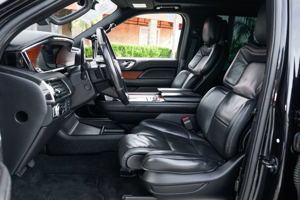 Used 2020 Lincoln Navigator Reserve w/ Equipment Group 208A Reserve RWD image 23