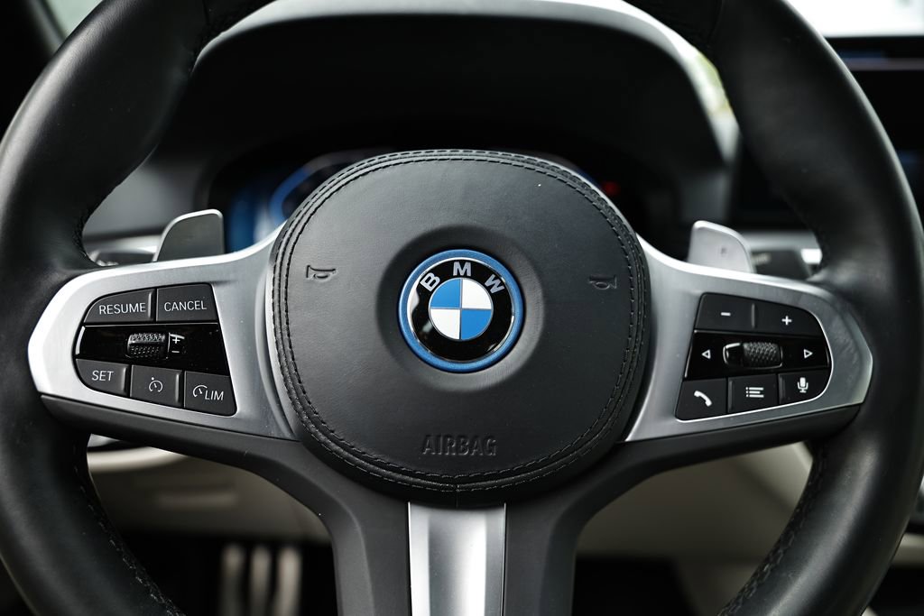 Used 2023 BMW 530e xDrive w/ M Sport Package AWD/4WD image 31