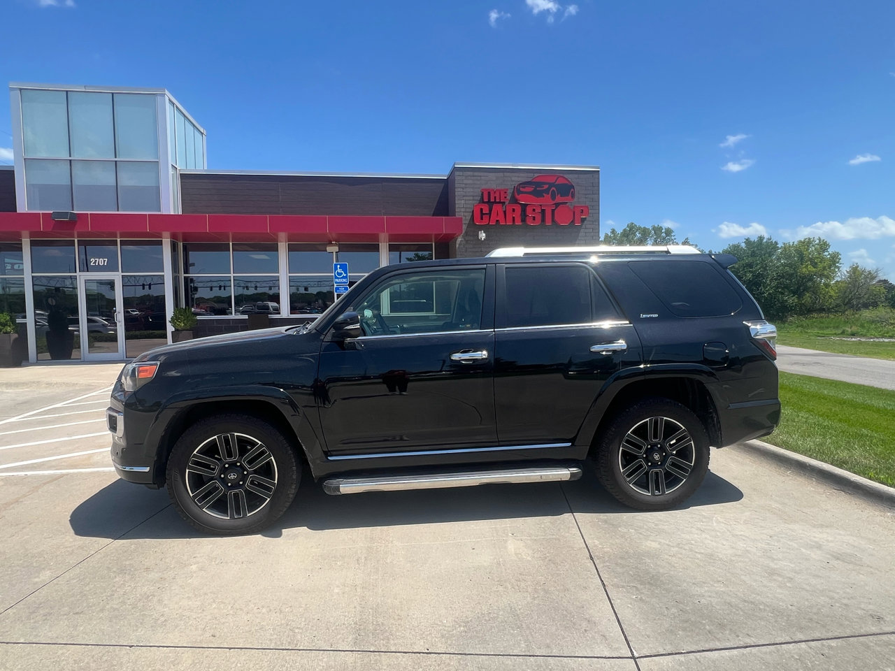 Used 2018 Toyota 4Runner Limited image 1