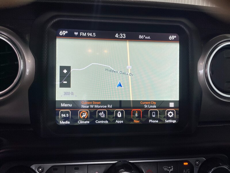 Used 2020 Jeep Gladiator Overland AWD/4WD image 16
