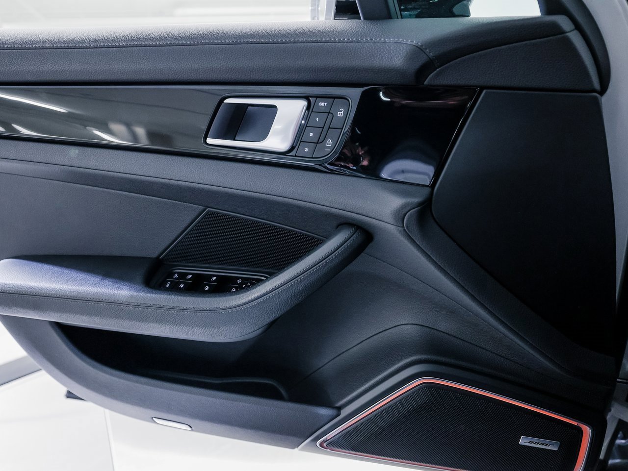 Certified 2023 Porsche Panamera Platinum Edition image 24