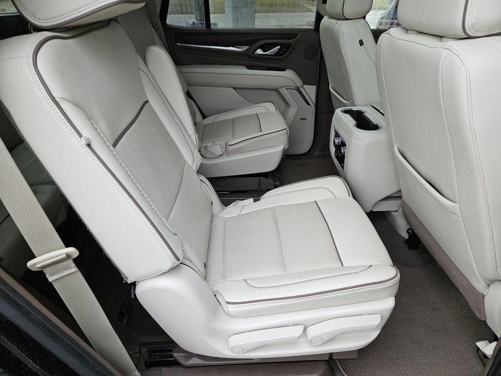 Used 2023 GMC Yukon Denali image 32