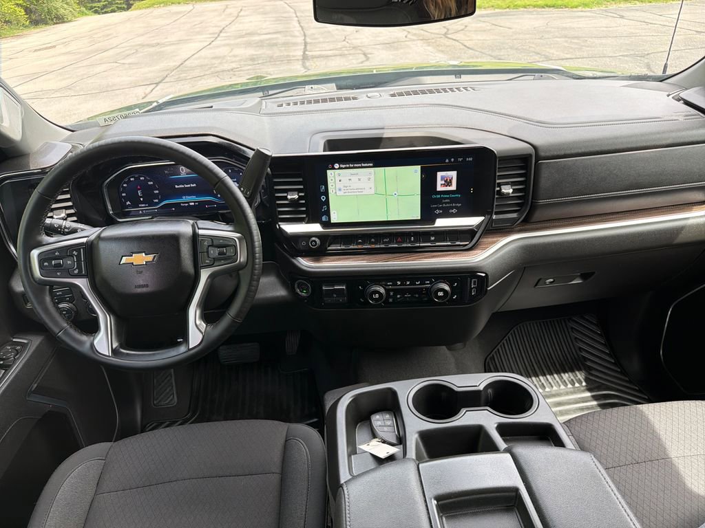 Used 2025 Chevrolet Silverado 1500 LT AWD/4WD image 25