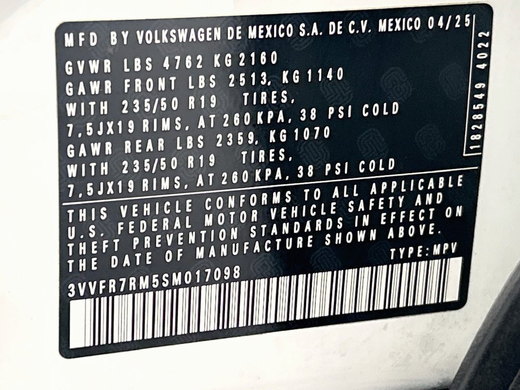 Used 2025 Volkswagen Tiguan SE FWD image 33