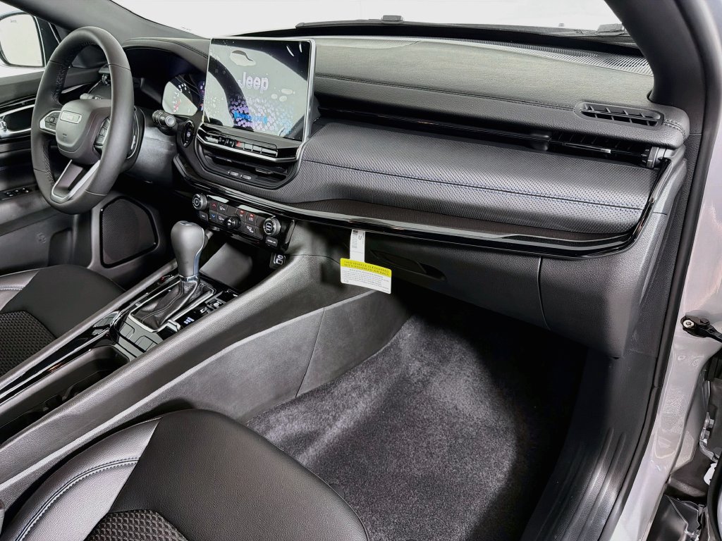 New 2026 Jeep Compass Latitude AWD/4WD image 26