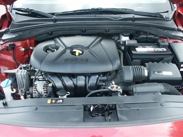 Used 2018 Hyundai Elantra GT image 16