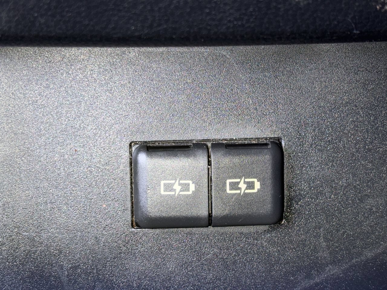 Used 2022 Toyota Highlander XLE FWD image 23