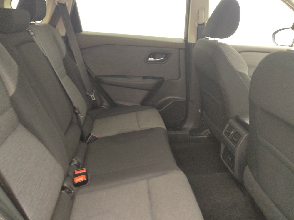 Used 2022 Nissan Rogue SV image 19