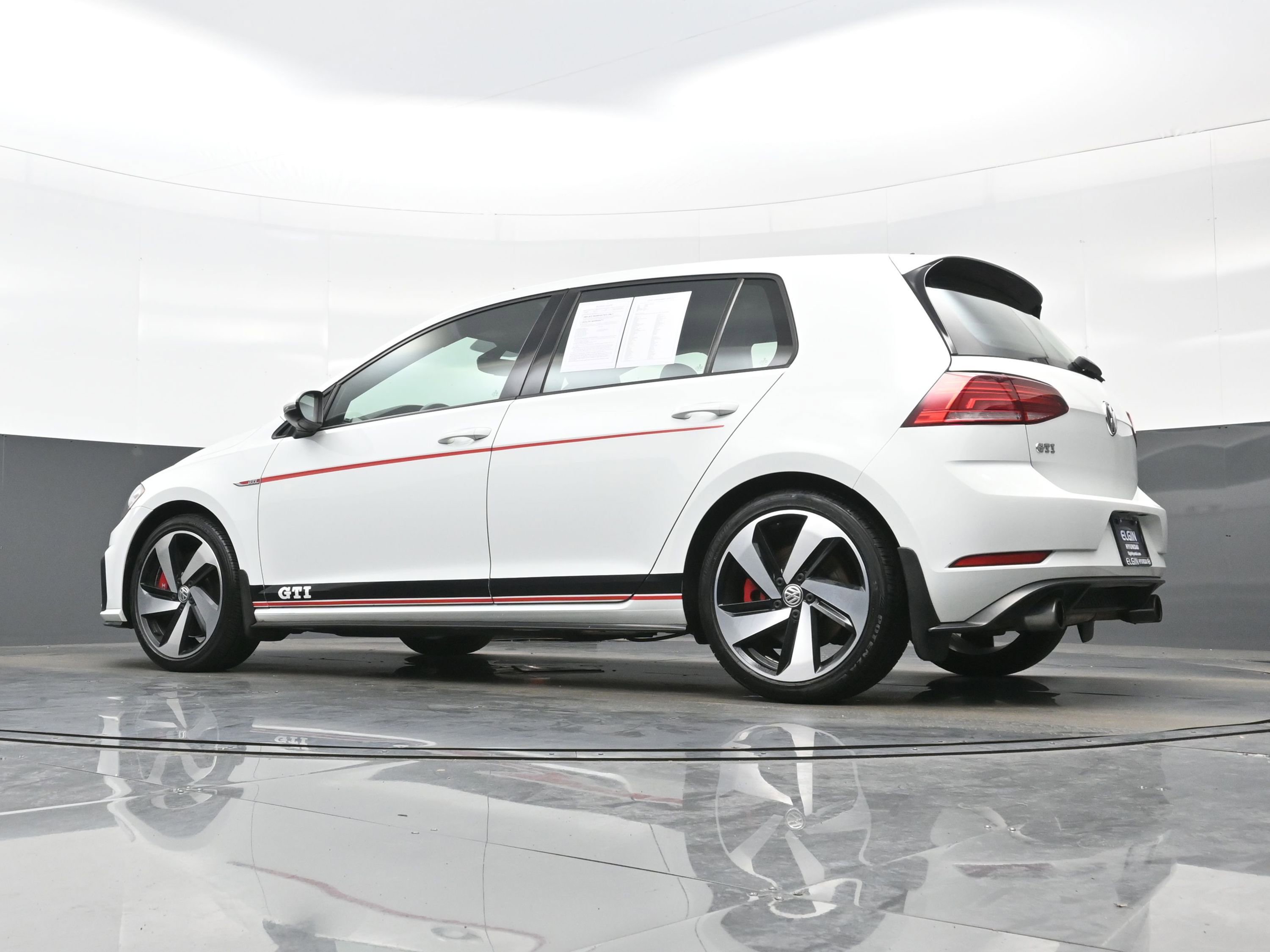 Used 2018 Volkswagen GTI SE FWD image 28