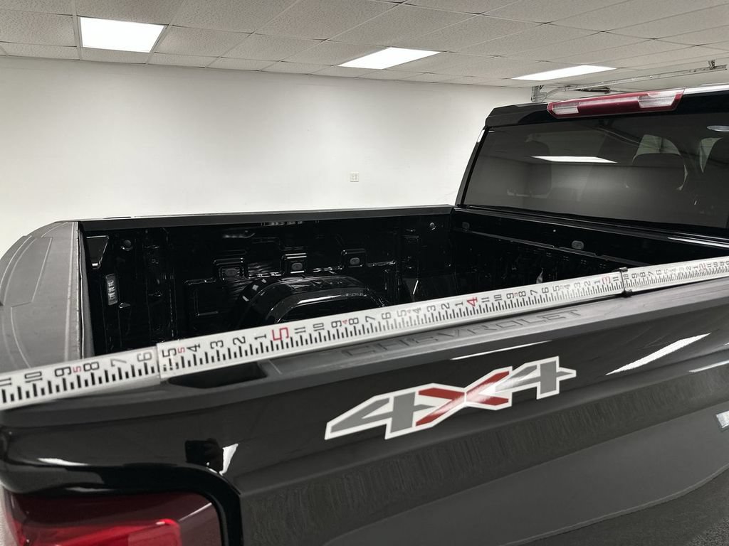 Used 2024 Chevrolet Silverado 1500 LT AWD/4WD image 29
