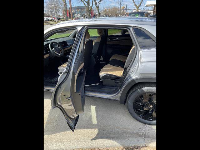 New 2026 Volkswagen Atlas Cross Sport SE image 6