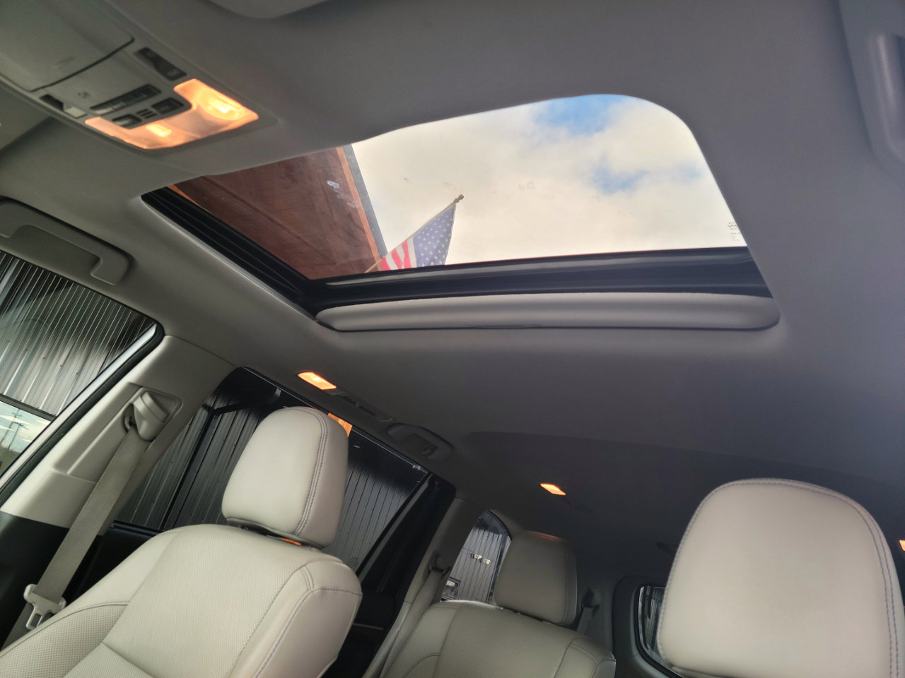 Used 2016 Toyota Highlander Limited image 21