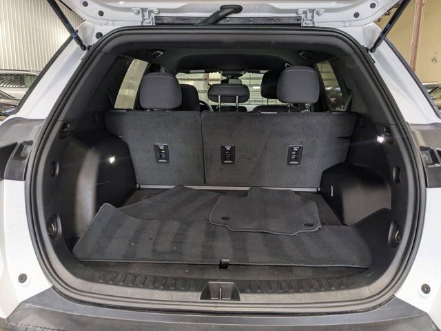 Used 2025 Chevrolet Equinox LT image 29