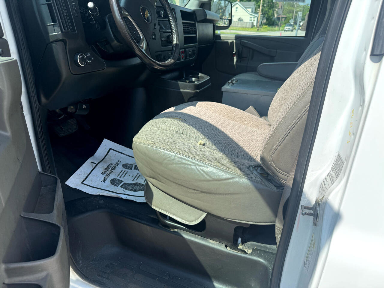 Used 2017 Chevrolet Express 2500 image 14