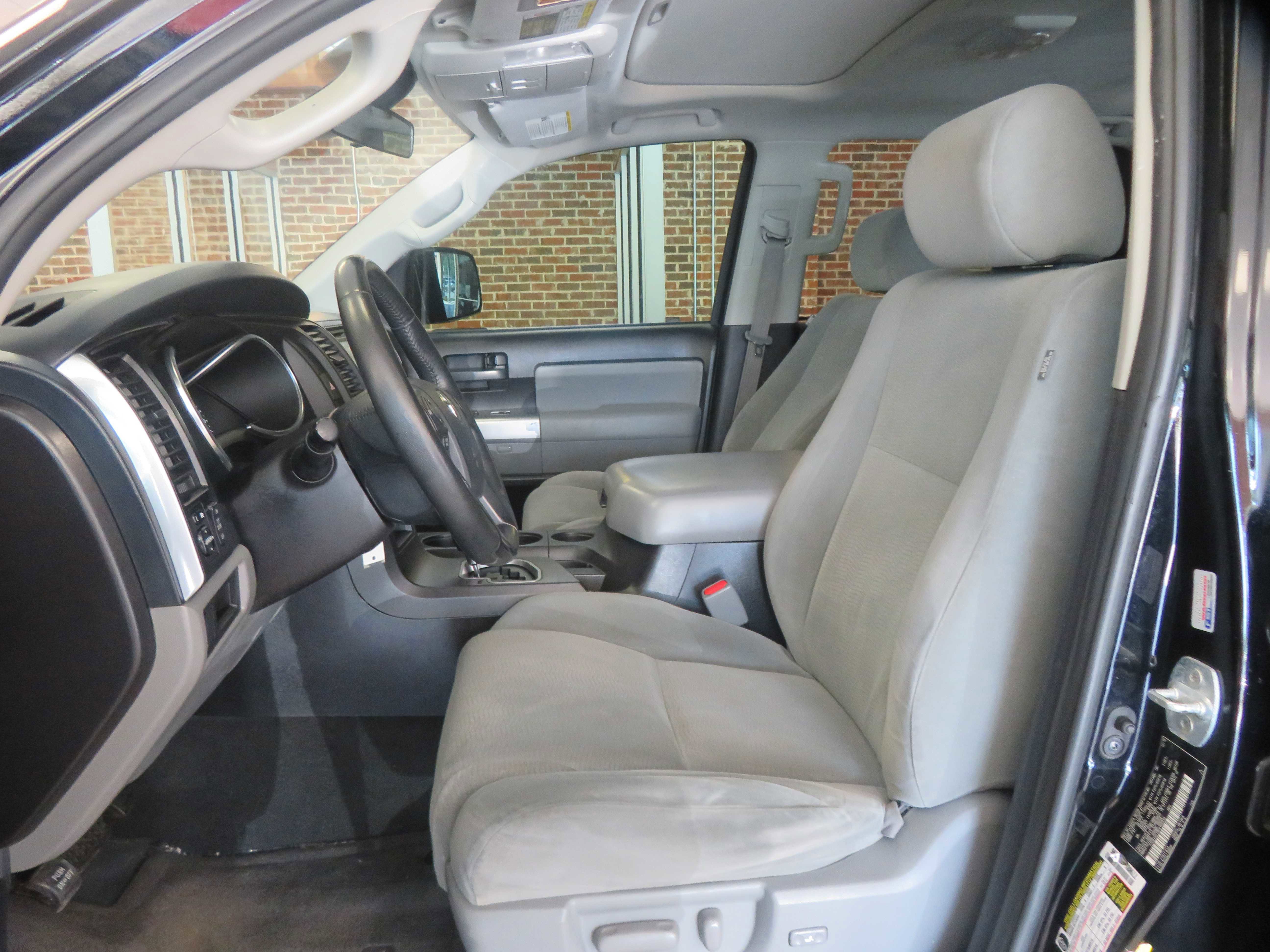 Used 2019 Toyota Sequoia SR5 AWD/4WD image 15