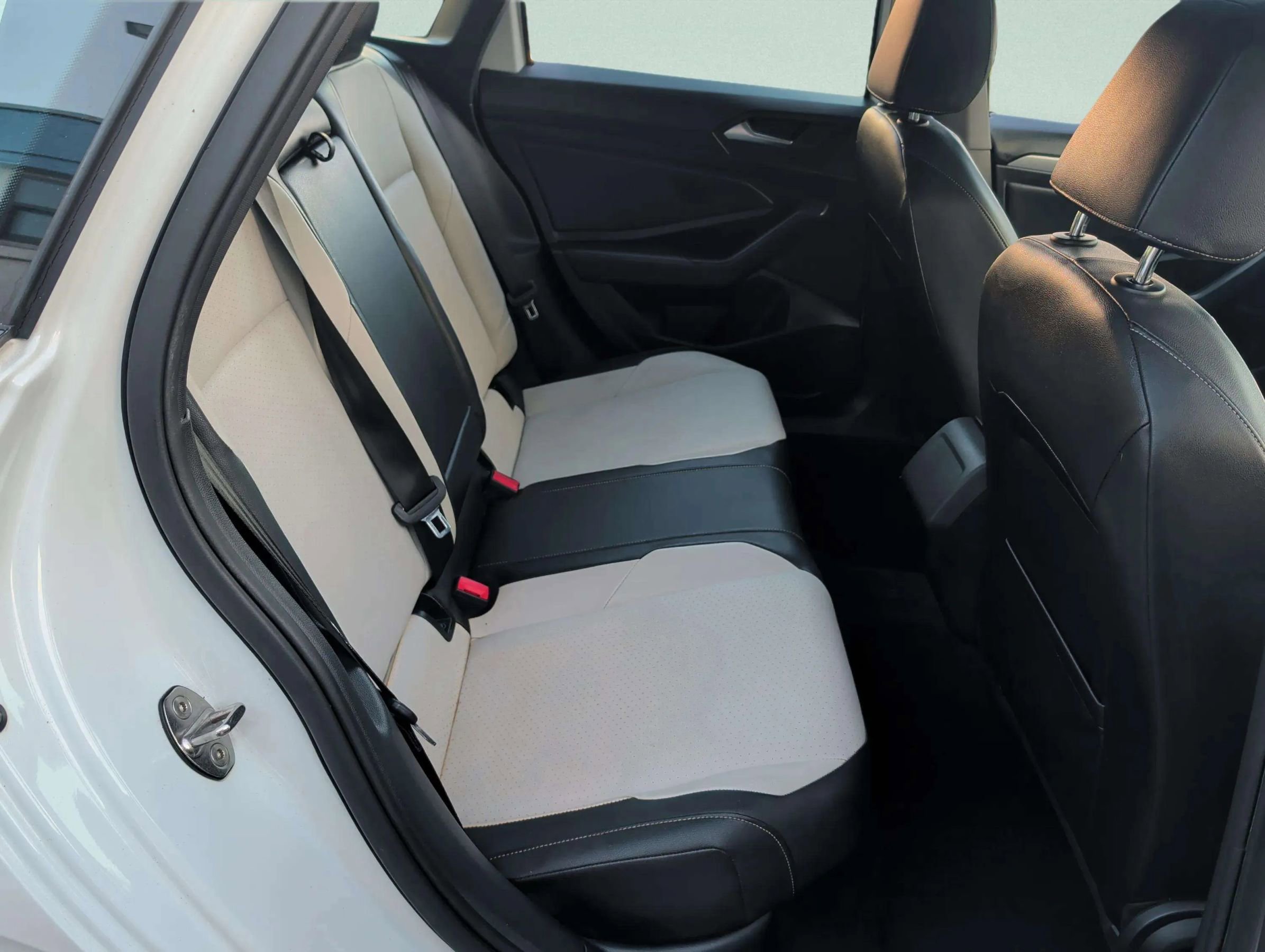 Used 2019 Volkswagen Jetta R-Line FWD image 19
