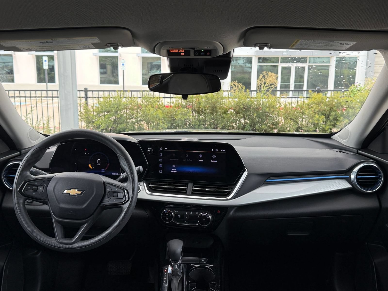 Used 2025 Chevrolet Trax LT FWD image 33