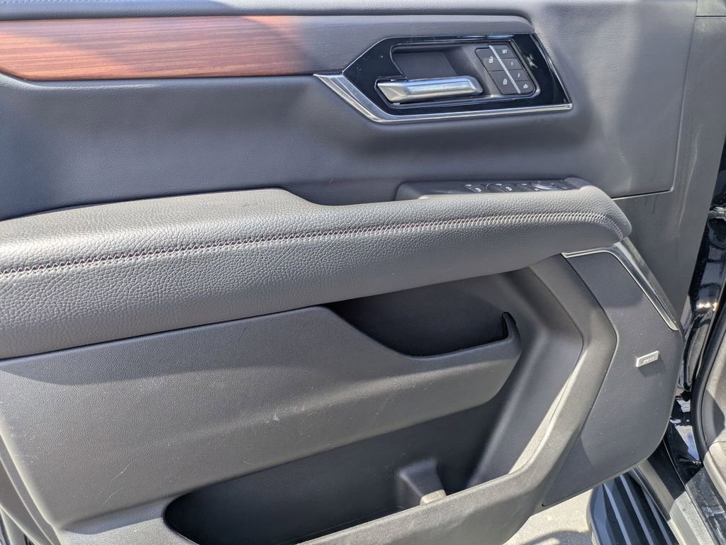 Used 2025 GMC Yukon Denali image 15