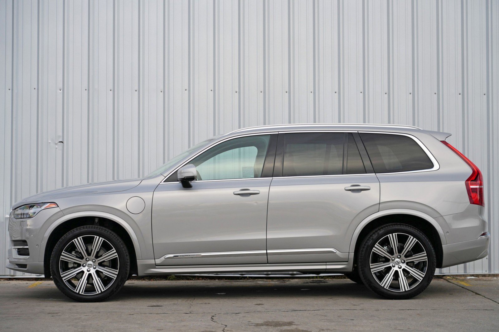 Used 2024 Volvo XC90 T8 Plus w/ Protection Package Premier image 9