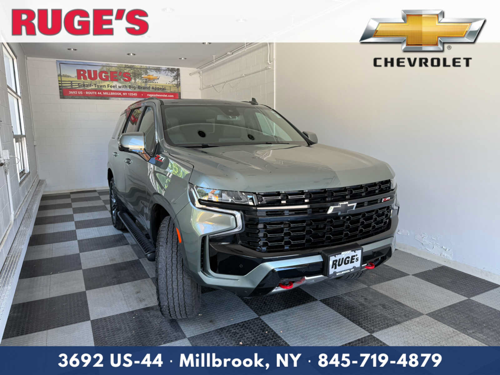 Used 2024 Chevrolet Tahoe Z71 w/ Luxury Package AWD/4WD image 1