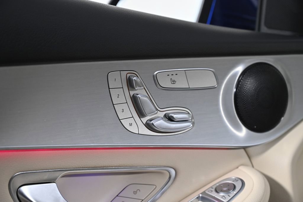 Used 2020 Mercedes-Benz GLC 300 4MATIC image 26