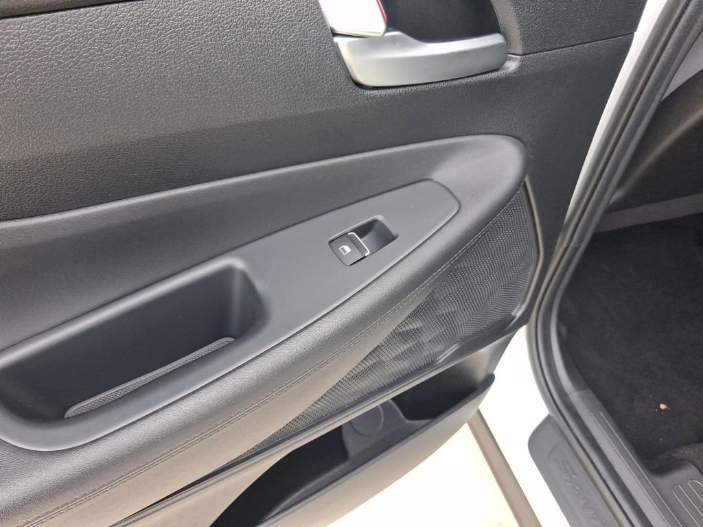 Used 2023 Hyundai Santa Fe SEL image 11