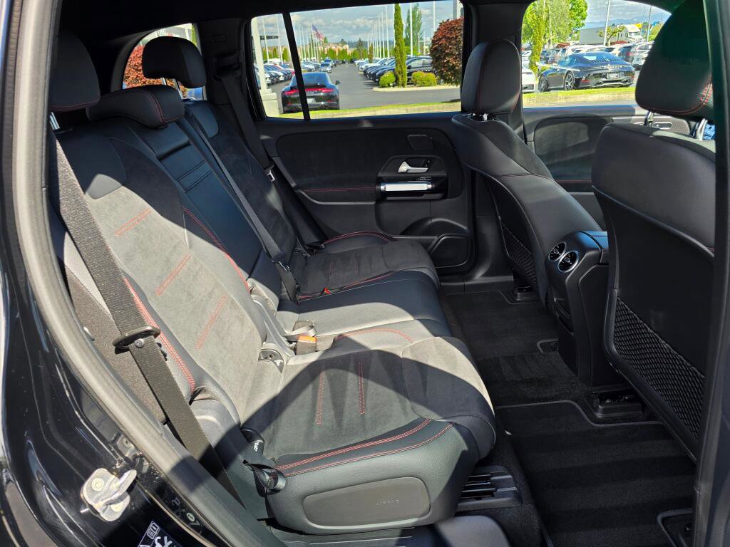 Used 2023 Mercedes-Benz EQB 300 4MATIC image 25