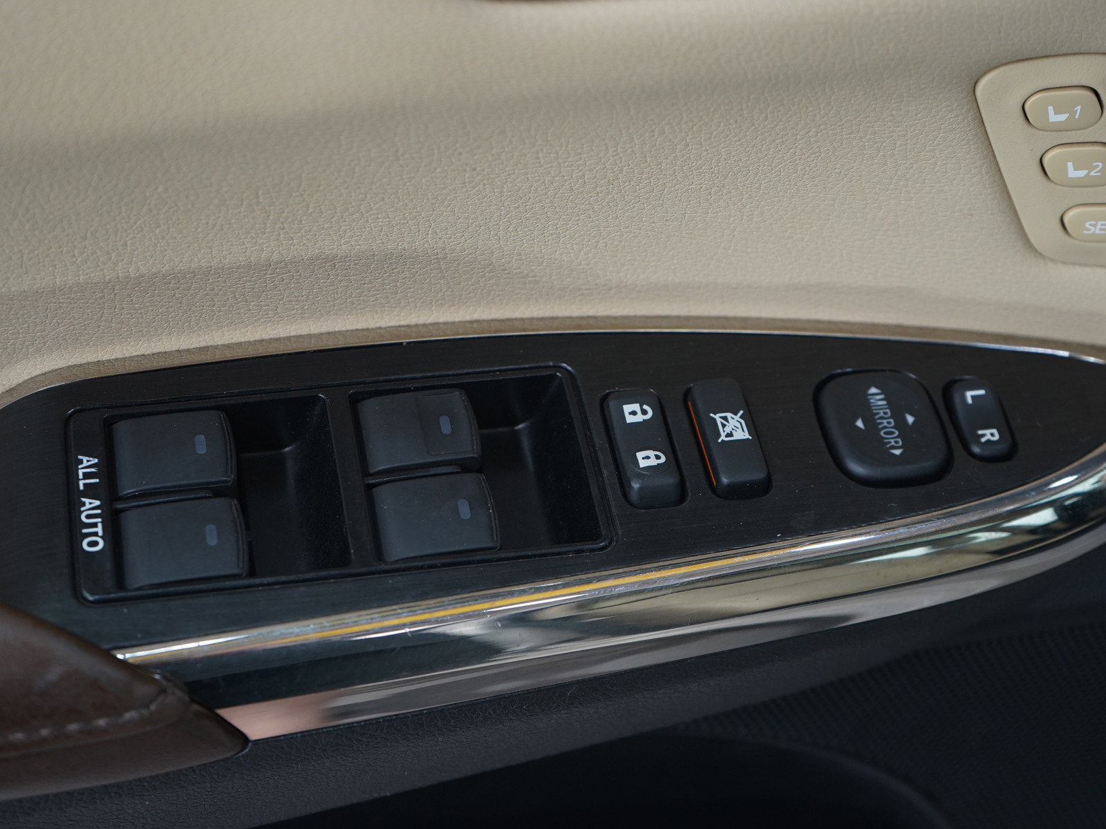 Used 2013 Toyota Avalon Limited FWD image 21