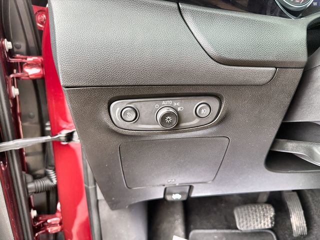 Used 2023 Buick Encore GX Preferred w/ Cold Weather Comfort Package image 17