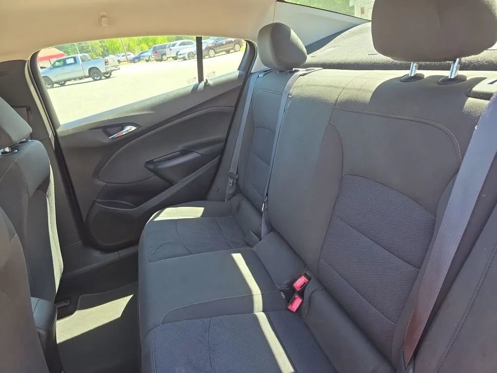 Used 2017 Chevrolet Cruze LS FWD image 34