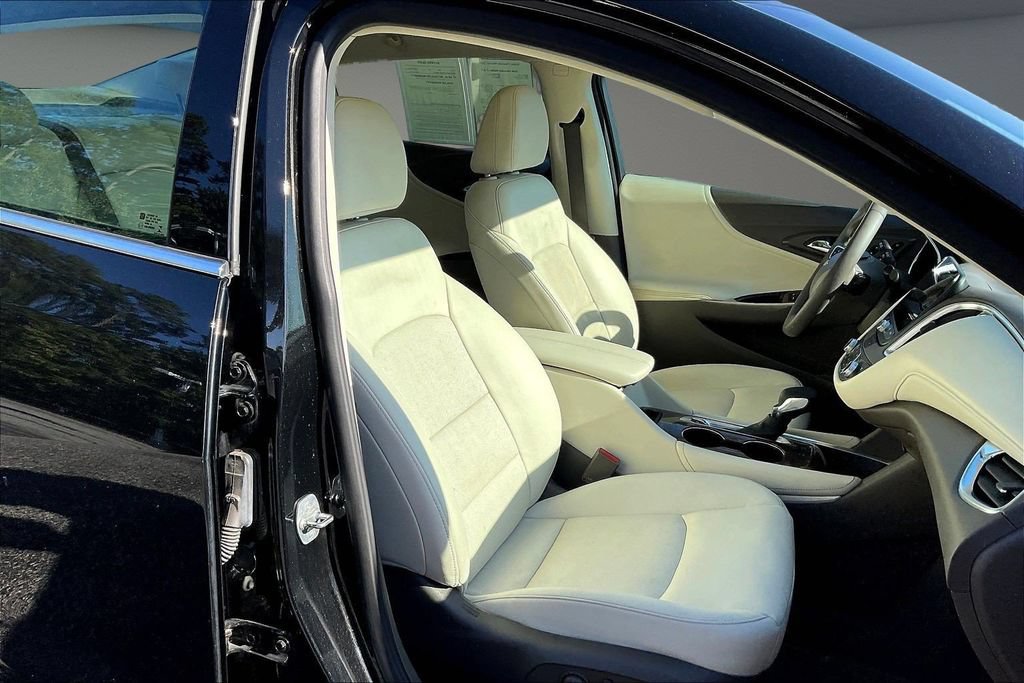 Used 2024 Chevrolet Malibu LT FWD image 32
