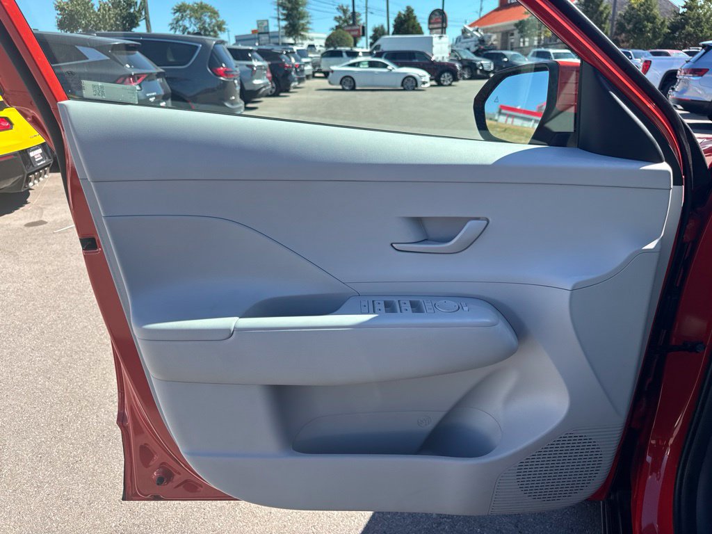 Used 2025 Hyundai Kona SEL AWD/4WD image 10
