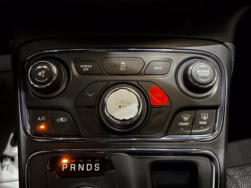 Used 2016 Chrysler 200 S FWD image 29