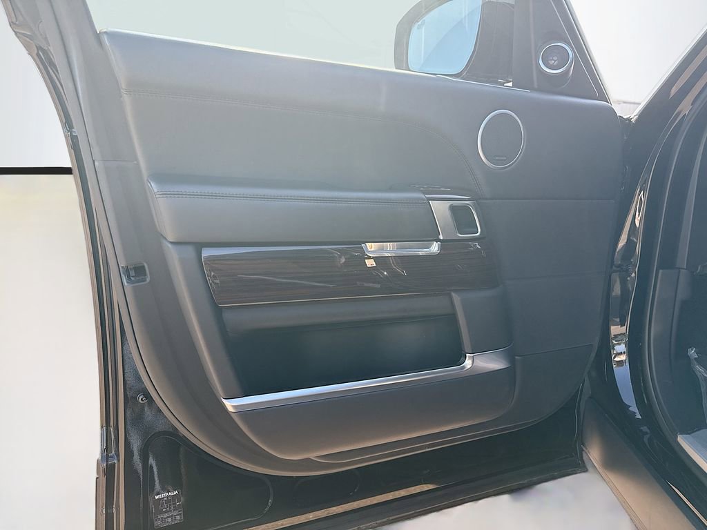 Used 2014 Land Rover Range Rover Autobiography image 23