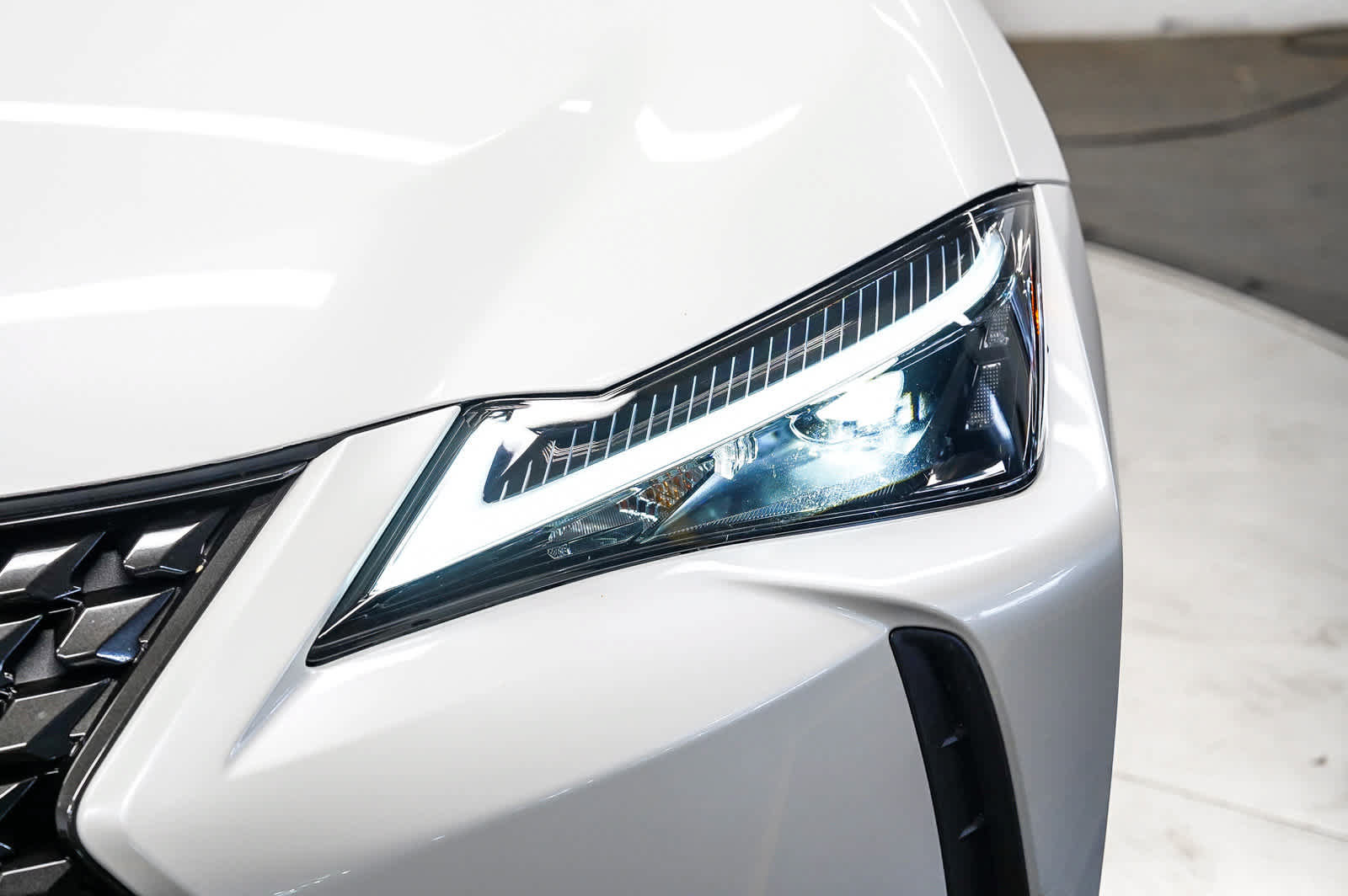 Used 2024 Lexus UX 250h FWD image 7