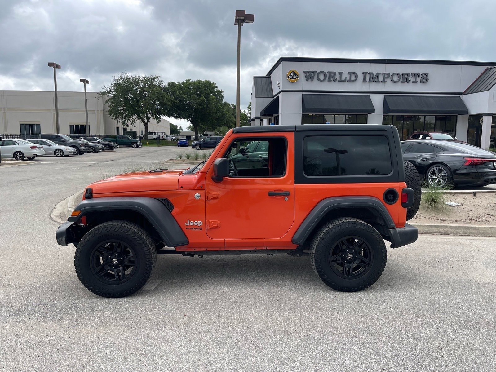 Used 2018 Jeep Wrangler Sport AWD/4WD image 2