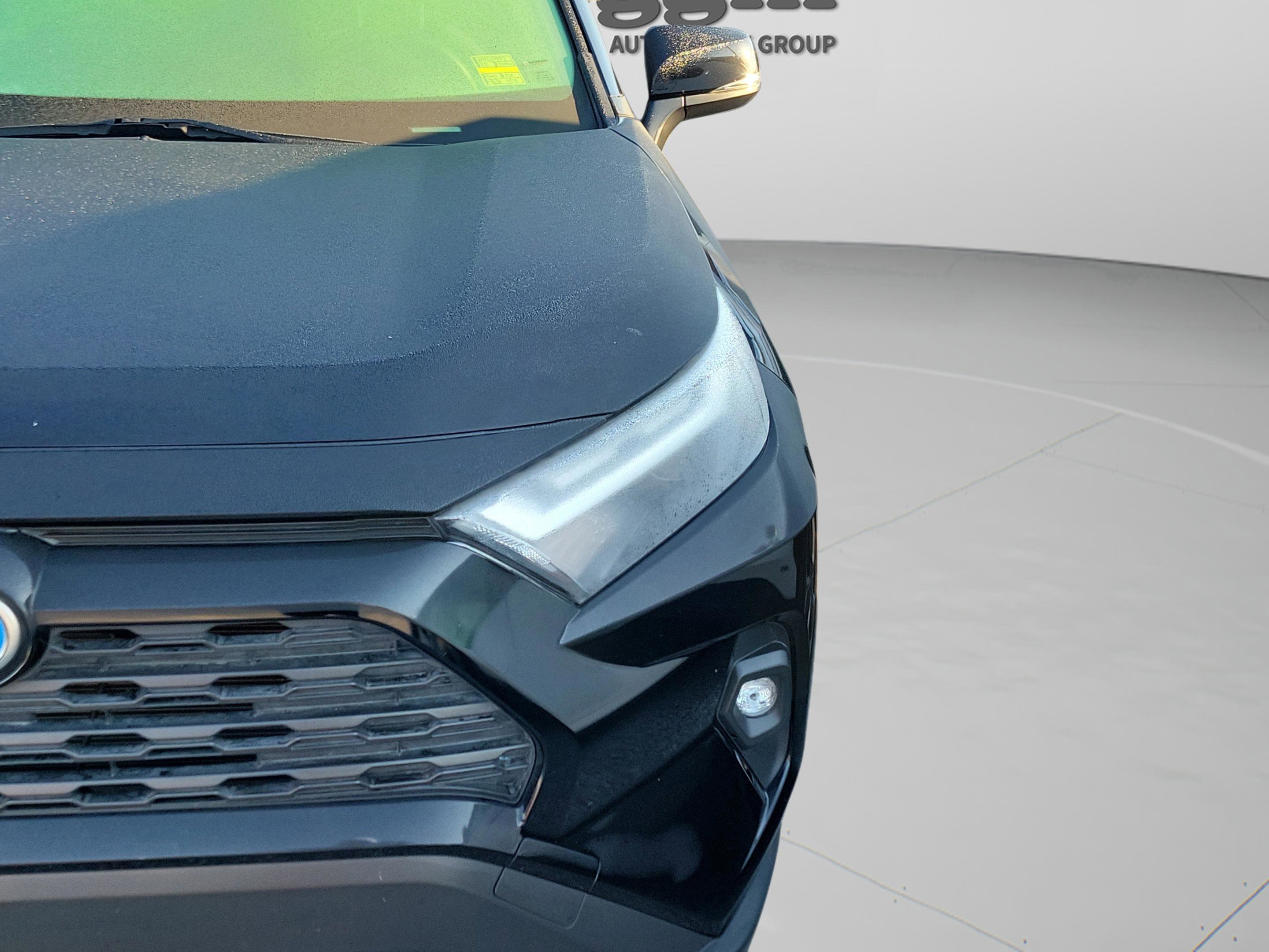 Certified 2022 Toyota RAV4 XLE Premium image 8