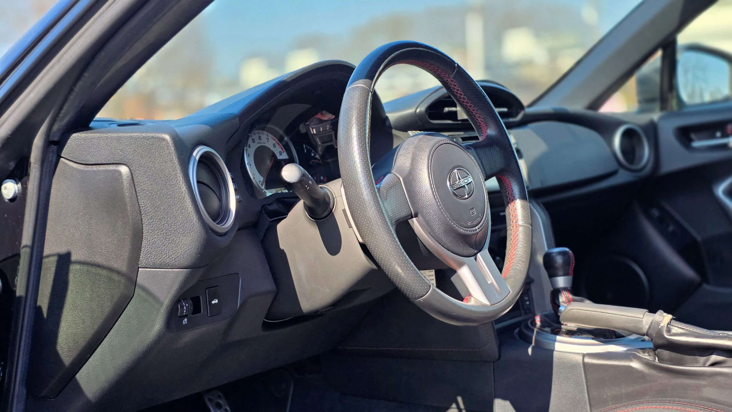 Used 2015 Scion FR-S RWD image 24