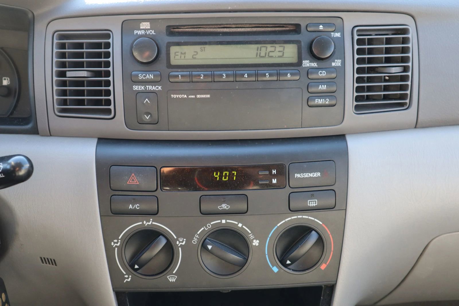 Used 2003 Toyota Corolla CE image 21