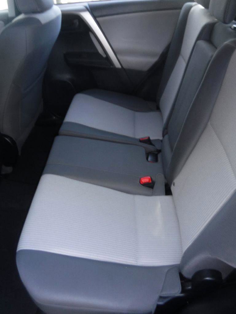 Used 2015 Toyota RAV4 LE FWD image 28