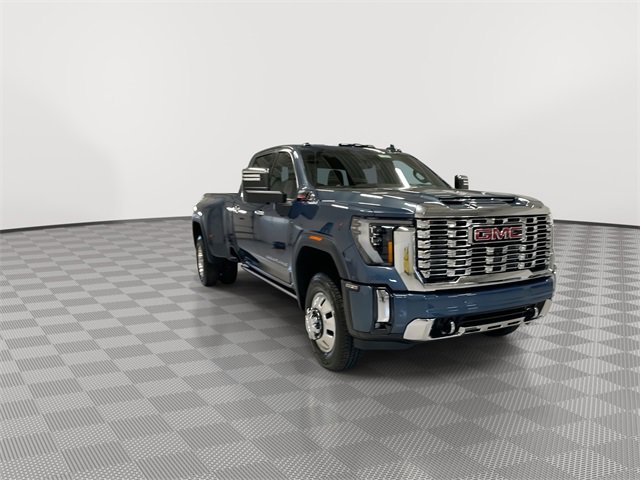 New 2026 GMC Sierra 3500 Denali w/ Denali Reserve Package image 13