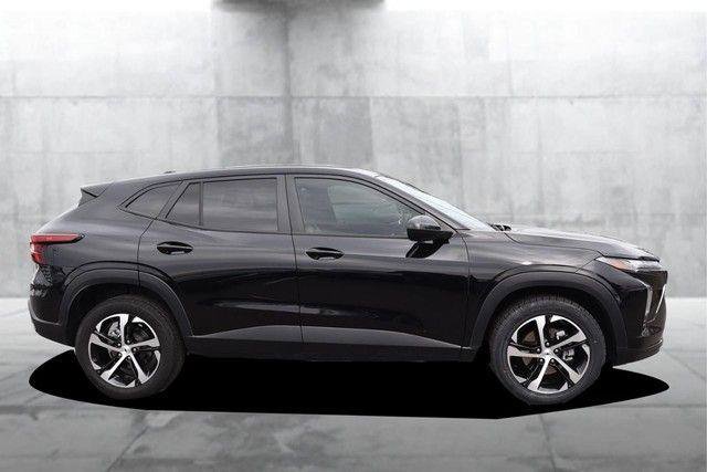 Used 2024 Chevrolet Trax RS w/ Sunroof Package image 5