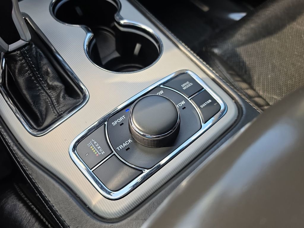 Used 2018 Jeep Grand Cherokee SRT image 18