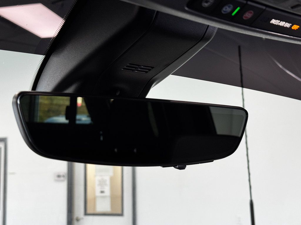 Used 2021 GMC Sierra 3500 Denali w/ Denali Ultimate Package image 32