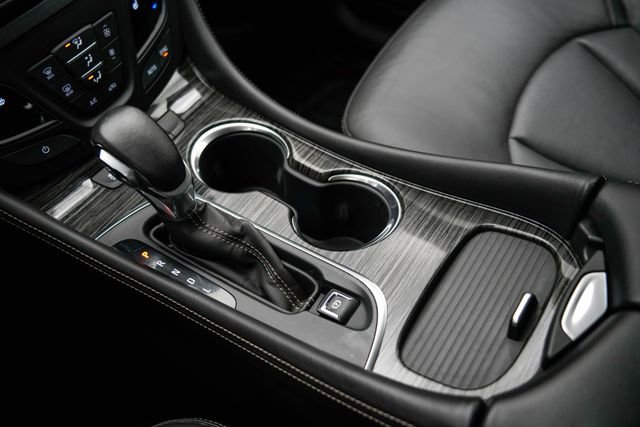 Used 2018 Buick Envision Essence FWD image 30