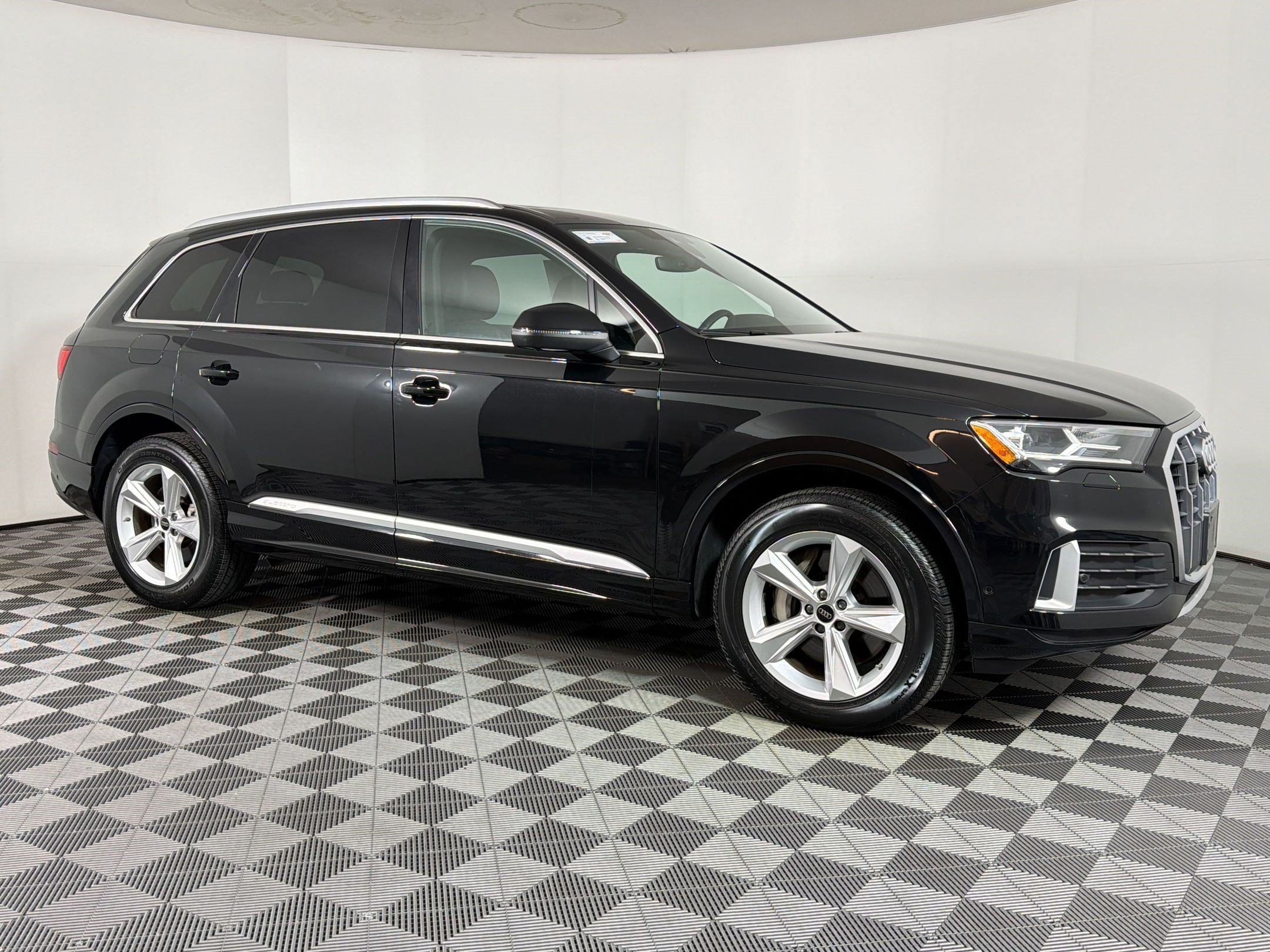 Certified 2023 Audi Q7 2.0T Premium w/ Convenience Package AWD/4WD image 6