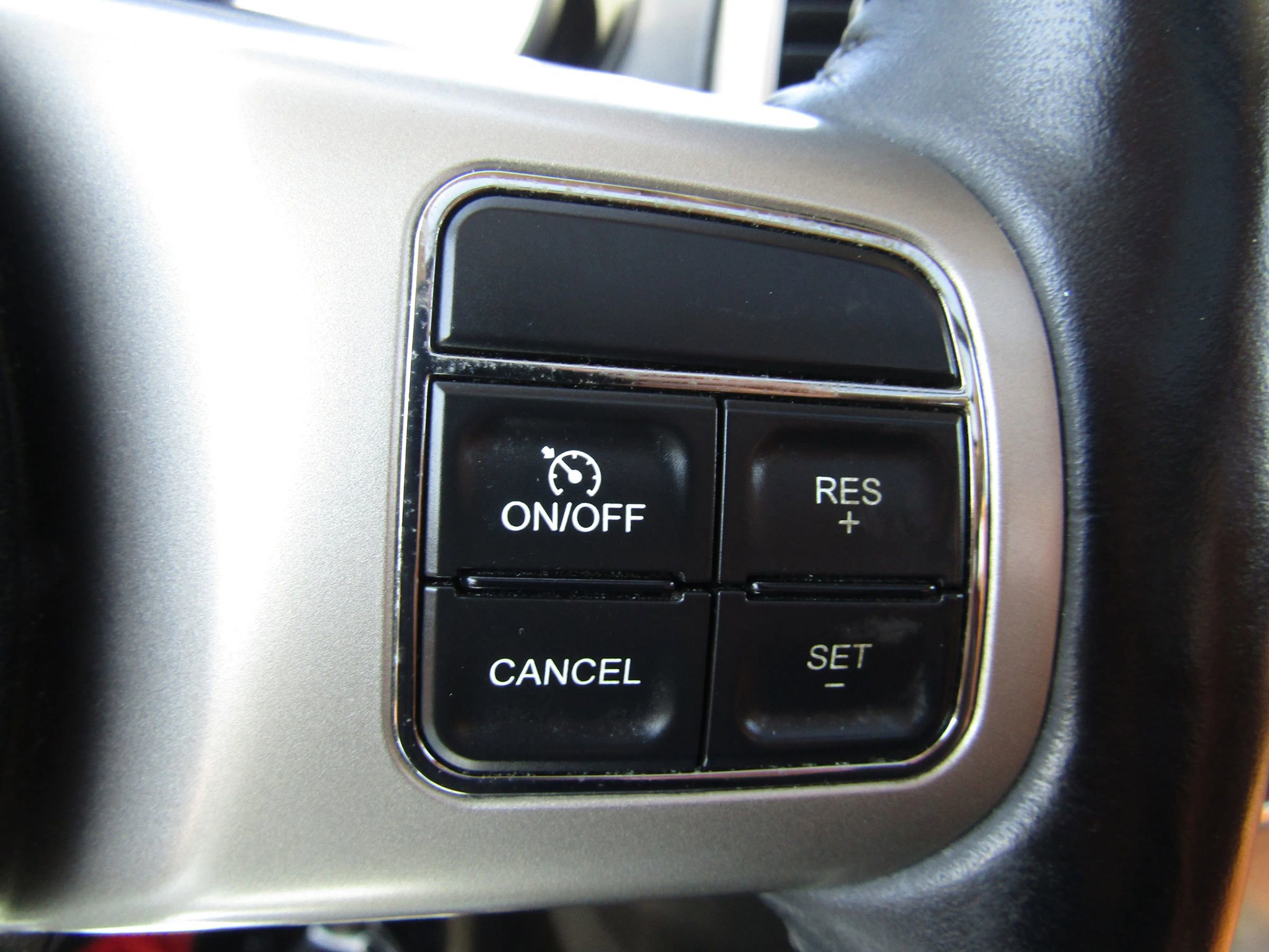 Used 2012 Jeep Grand Cherokee Overland image 38