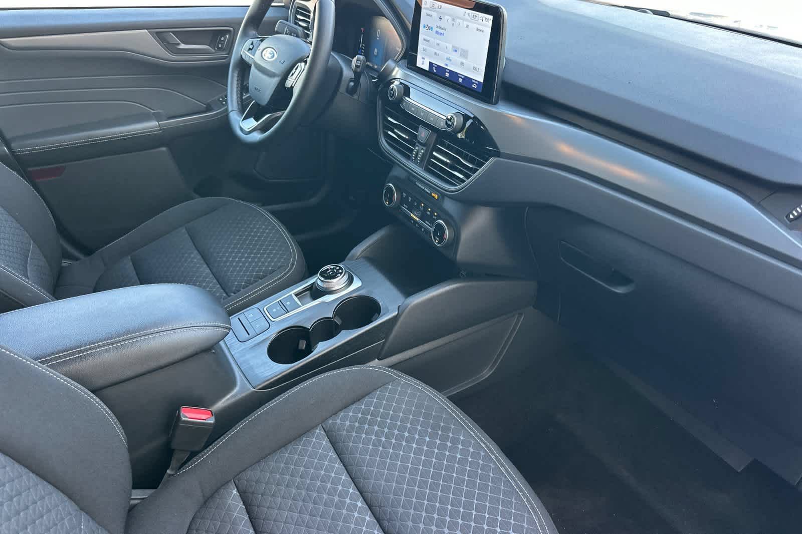 Used 2024 Ford Escape Active AWD/4WD image 17