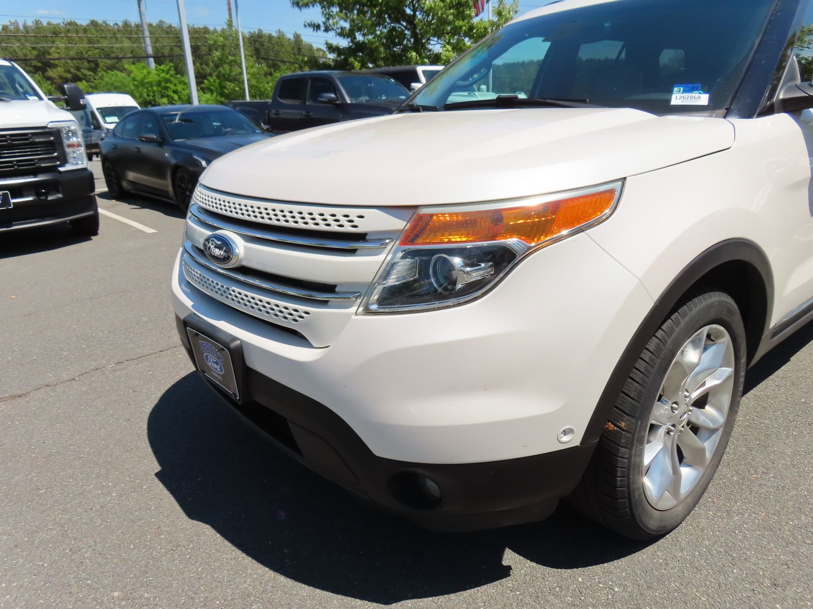 Used 2015 Ford Explorer Limited w/ Equipment Group 302A AWD/4WD image 9